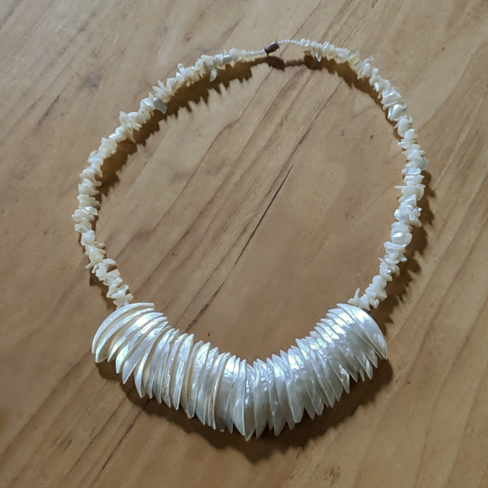 Mexican Pookah she'll necklace